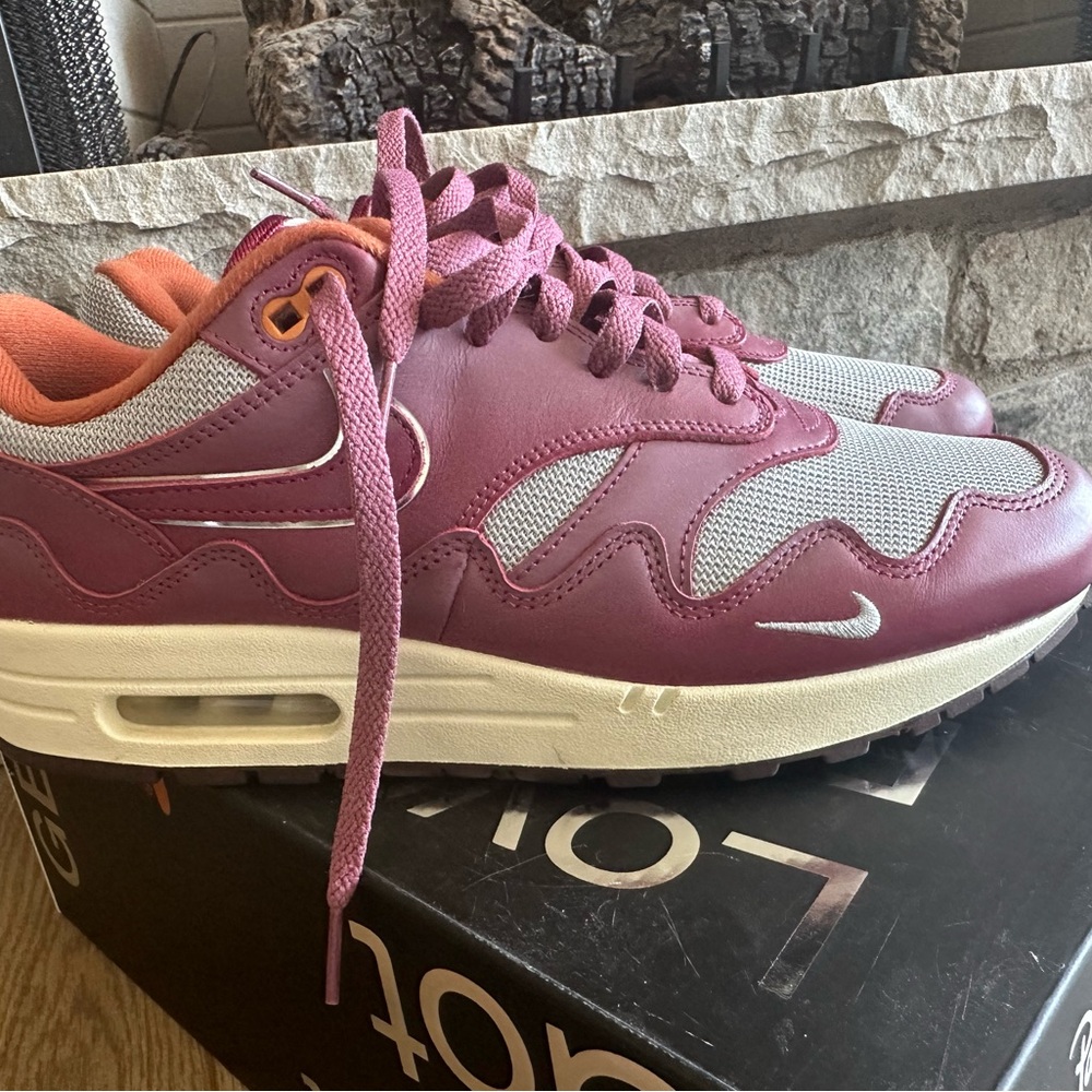 Nike Air Max 1 Patta in Burgundy and Gray